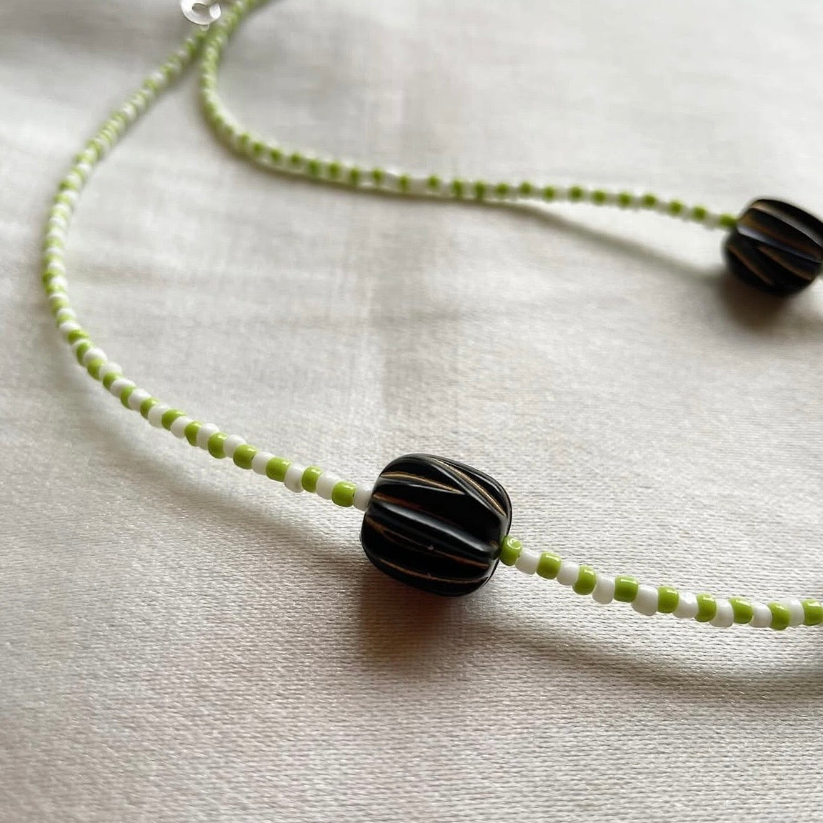 Mixed tones beaded necklace 01 ✨