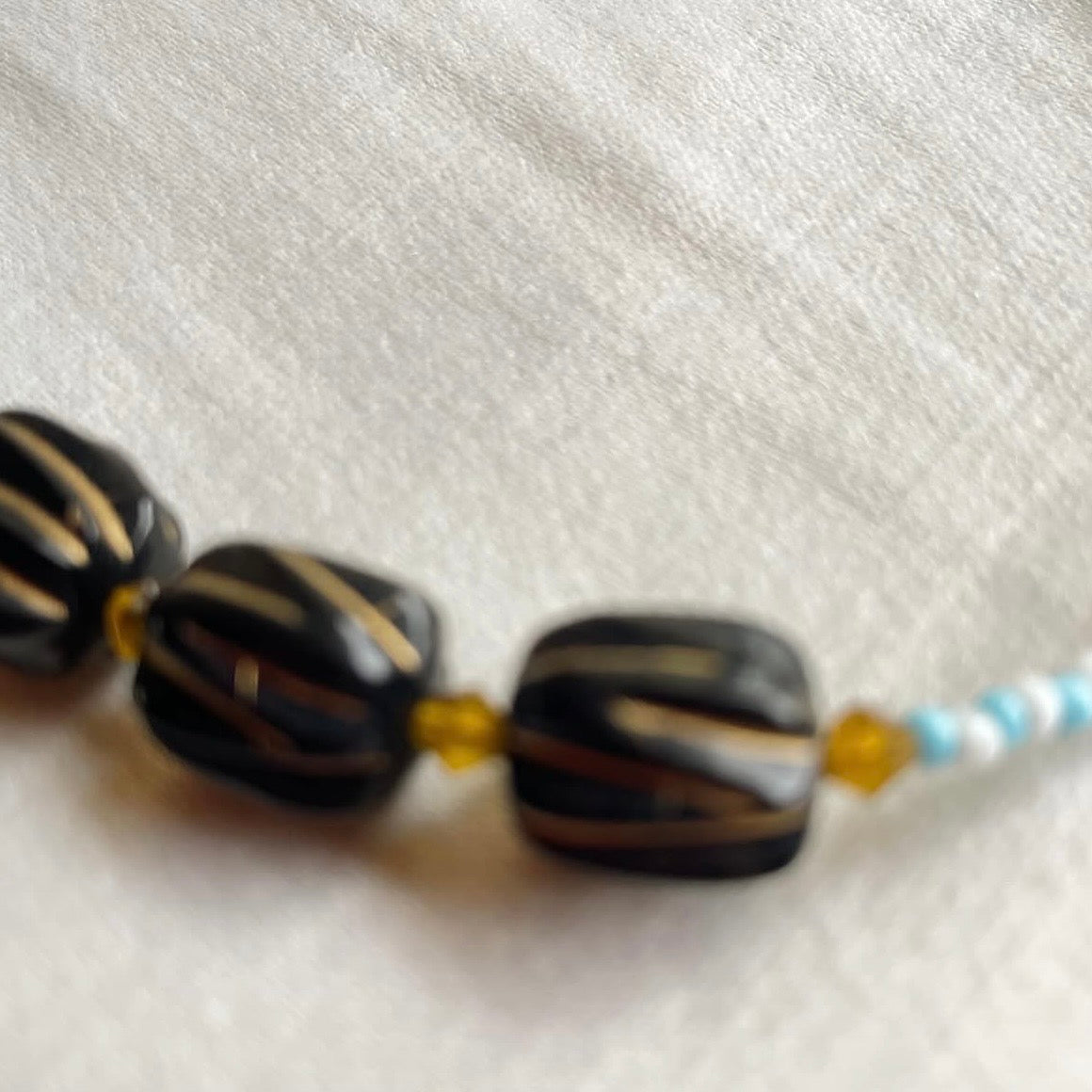 Mixed tones beaded necklace 02 ✨