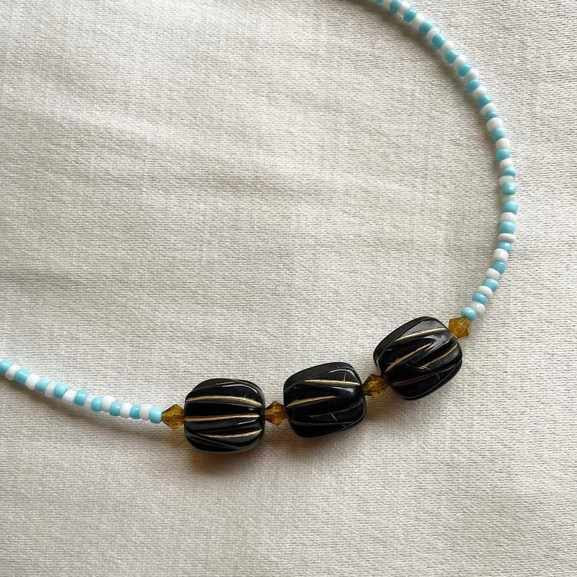 Mixed tones beaded necklace 02 ✨
