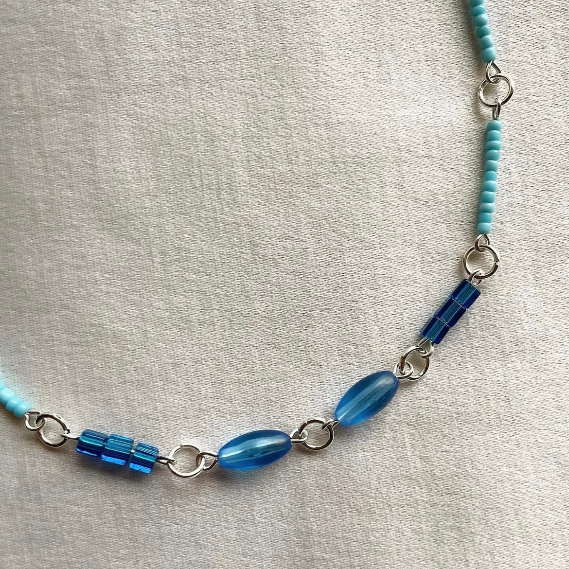 Blue tones beaded necklace ✨