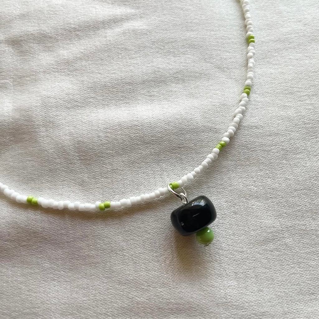 🖤💚🤍 beaded necklace ✨