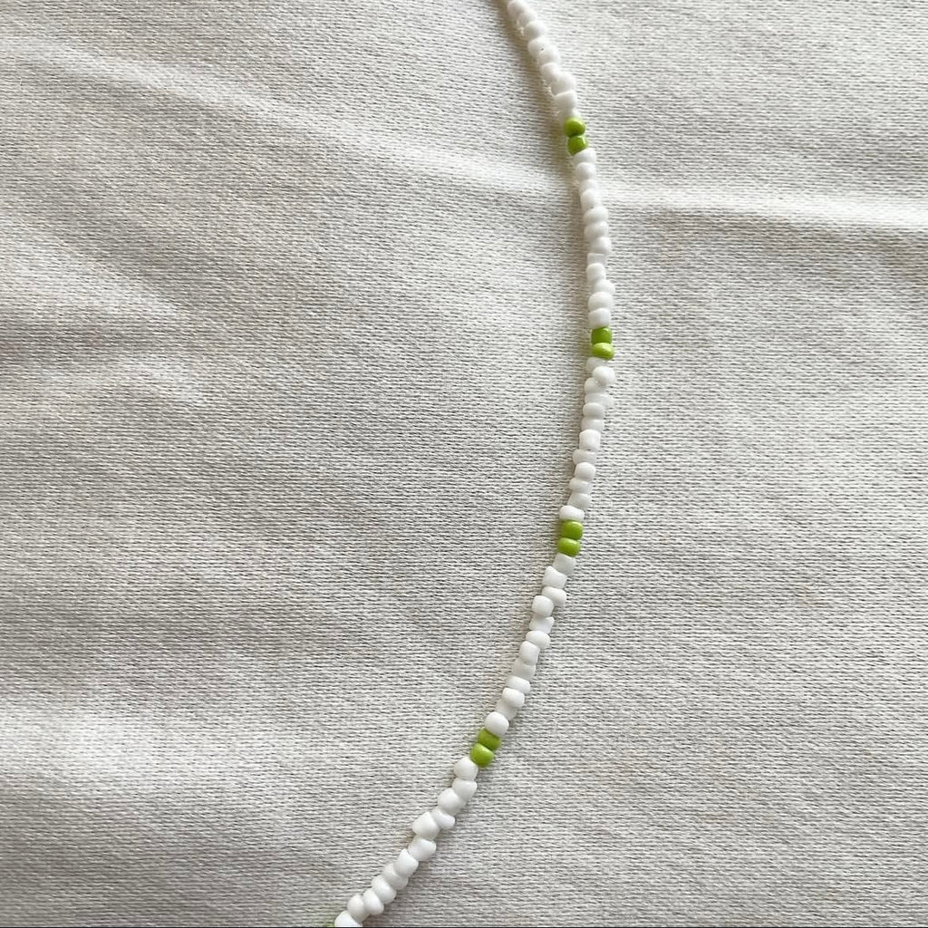 🖤💚🤍 beaded necklace ✨