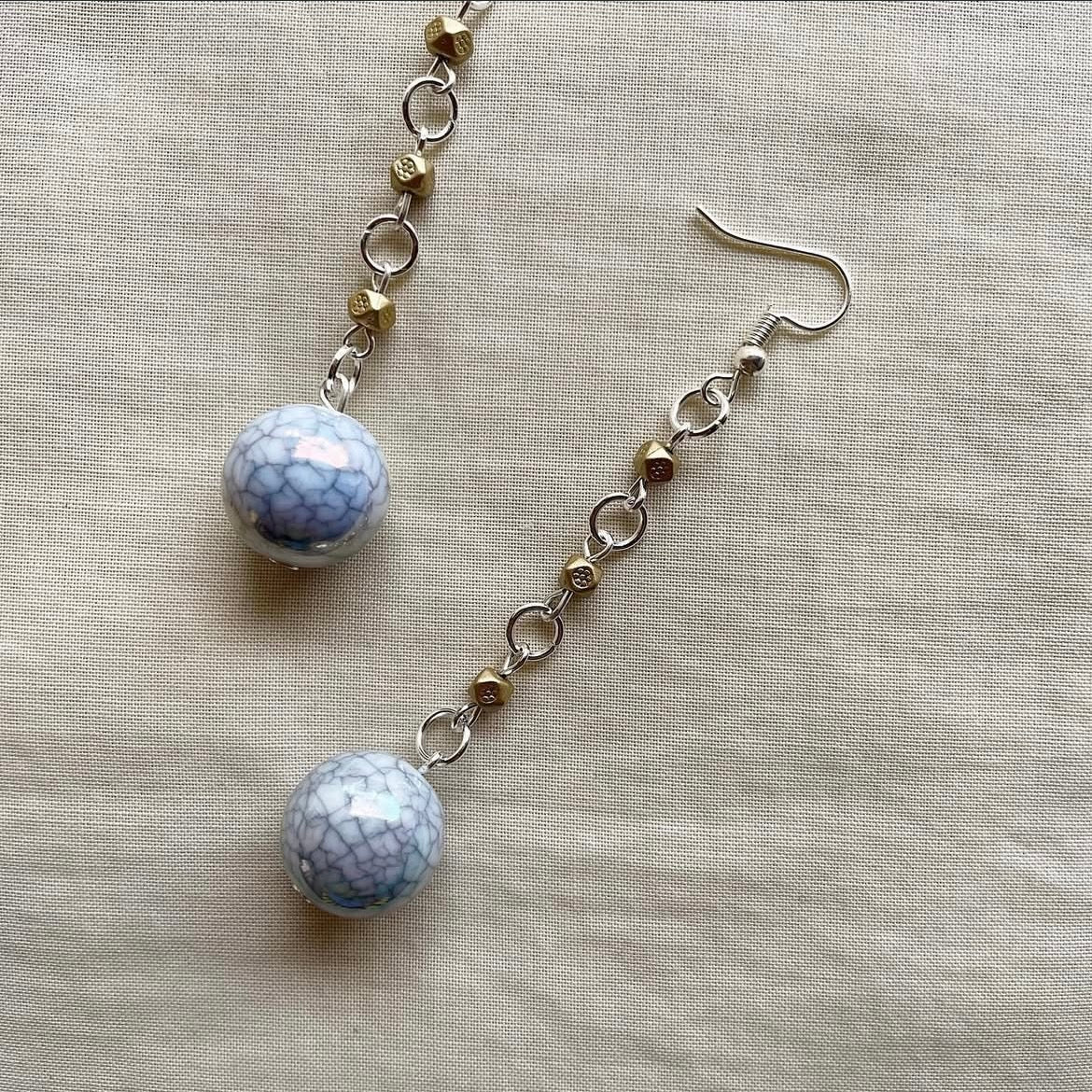 Shiny crackled beaded earrings ✨