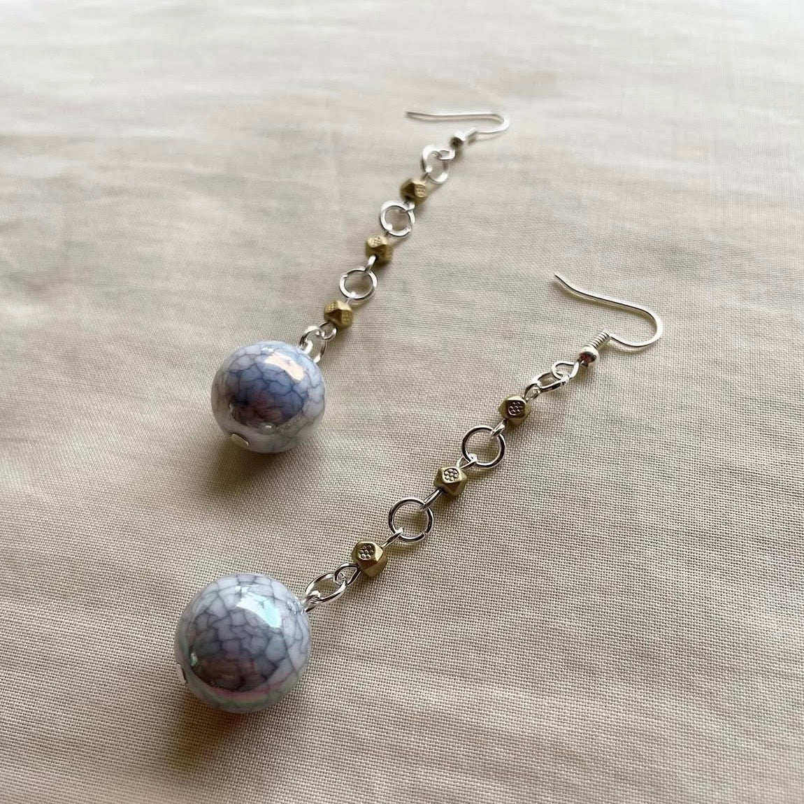Shiny crackled beaded earrings ✨
