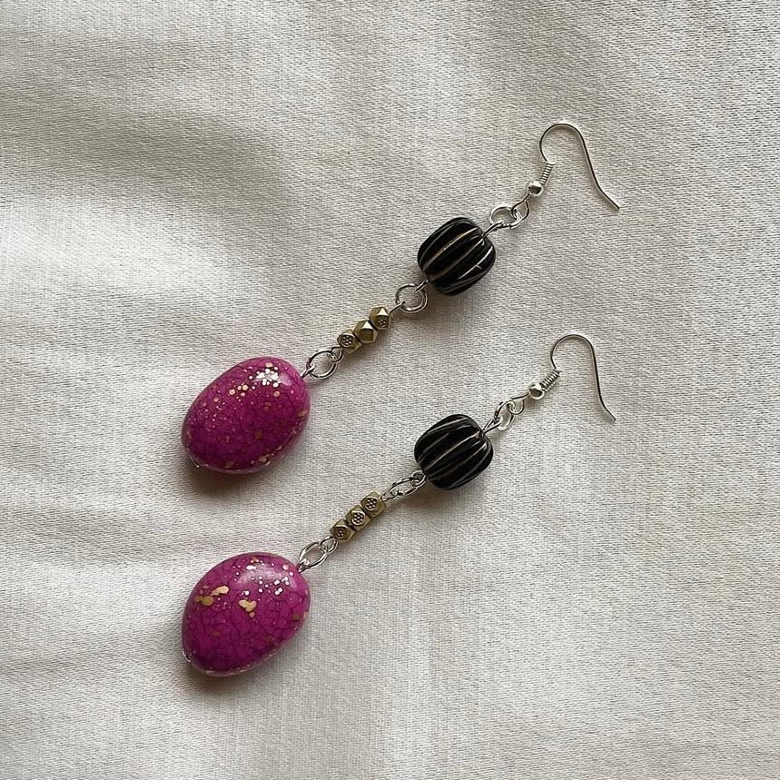 Big bean & black beaded earrings ✨