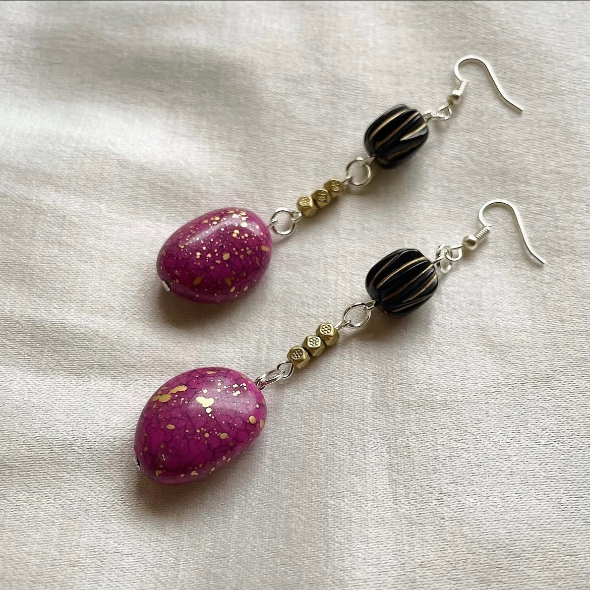 Big bean & black beaded earrings ✨