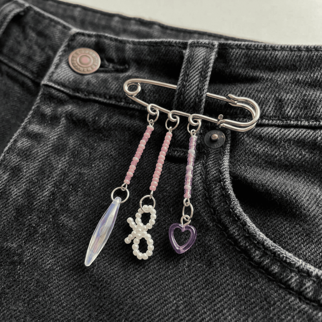 🎀 💜 brooch ✨