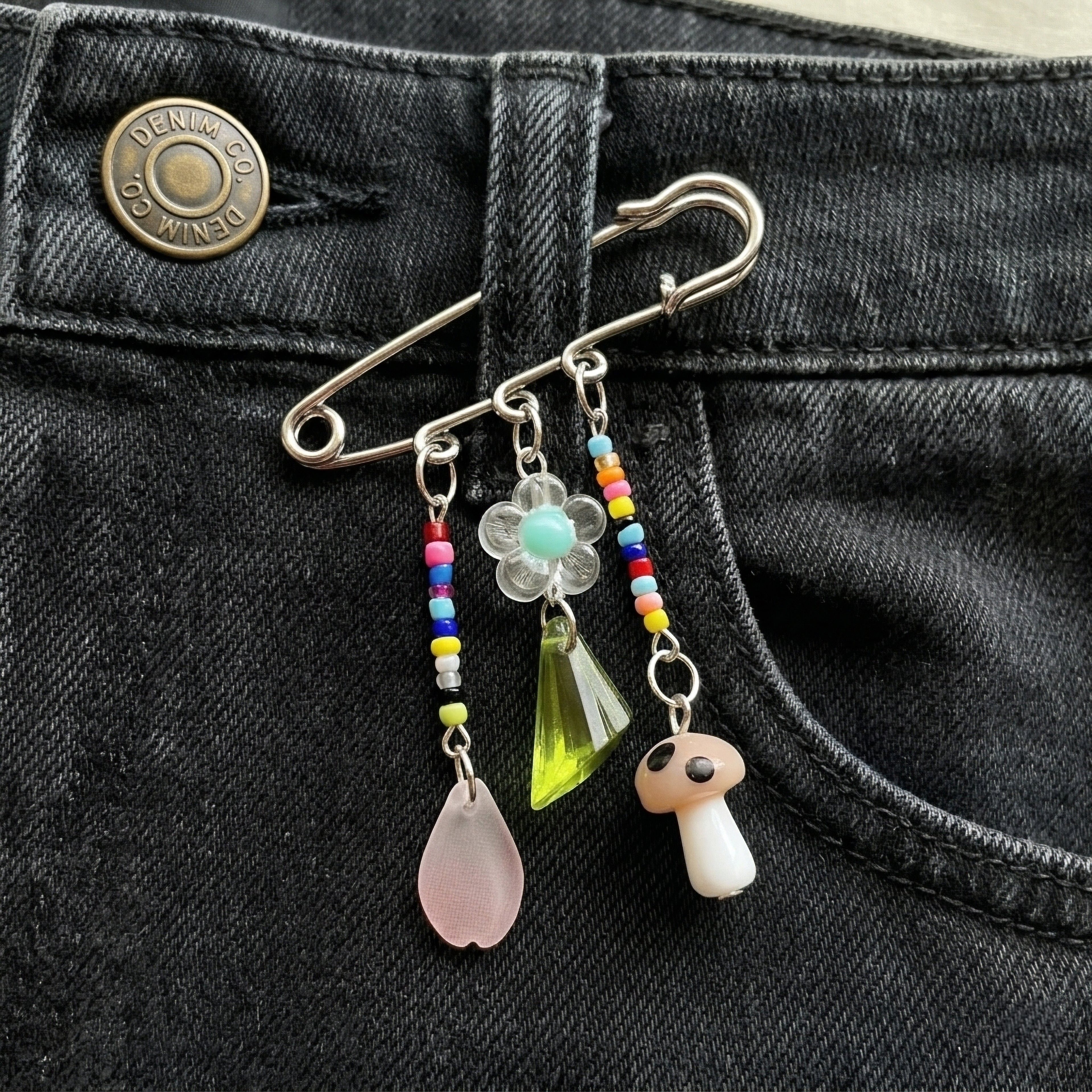All mixed brooch ✨