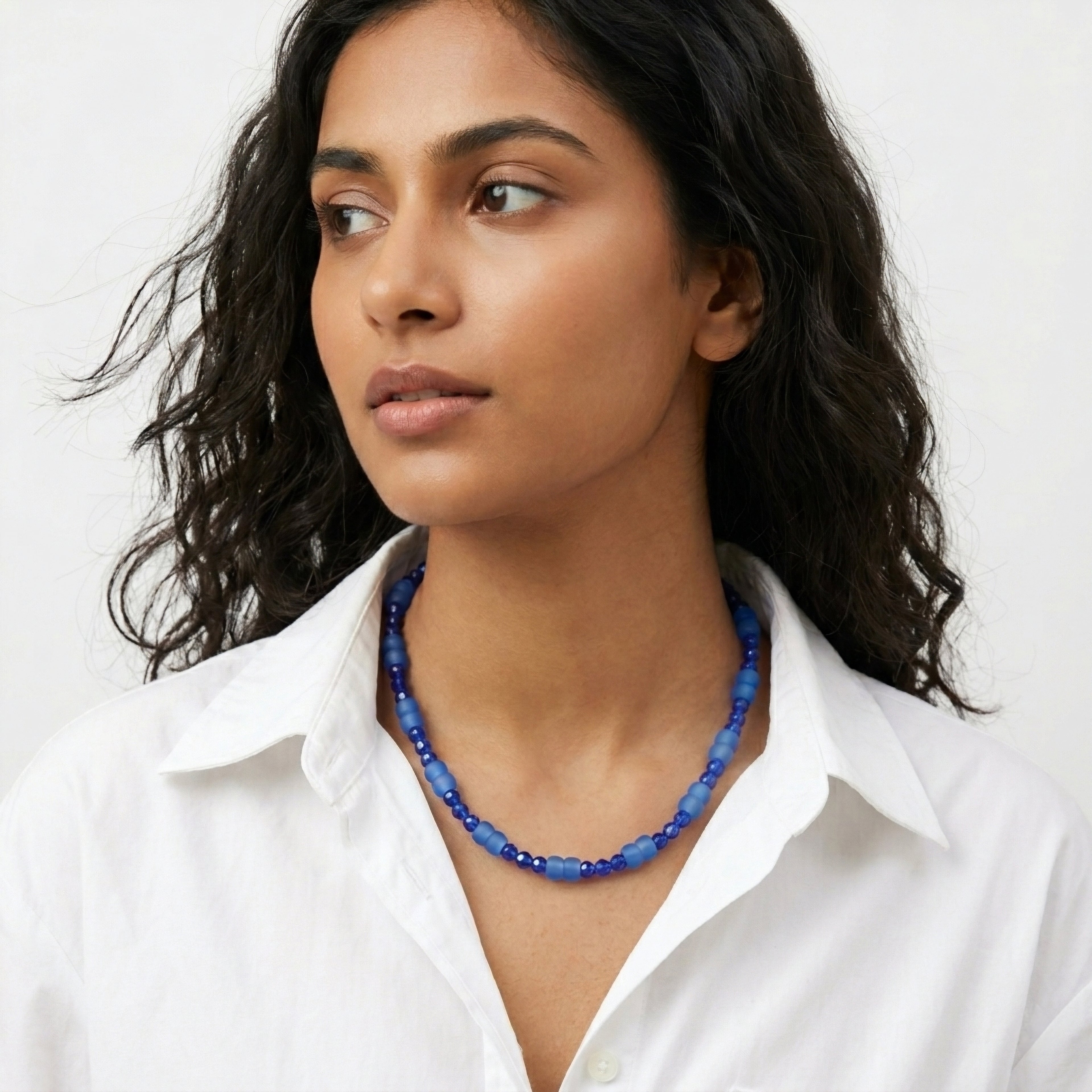 Chunky blue beaded necklace ✨