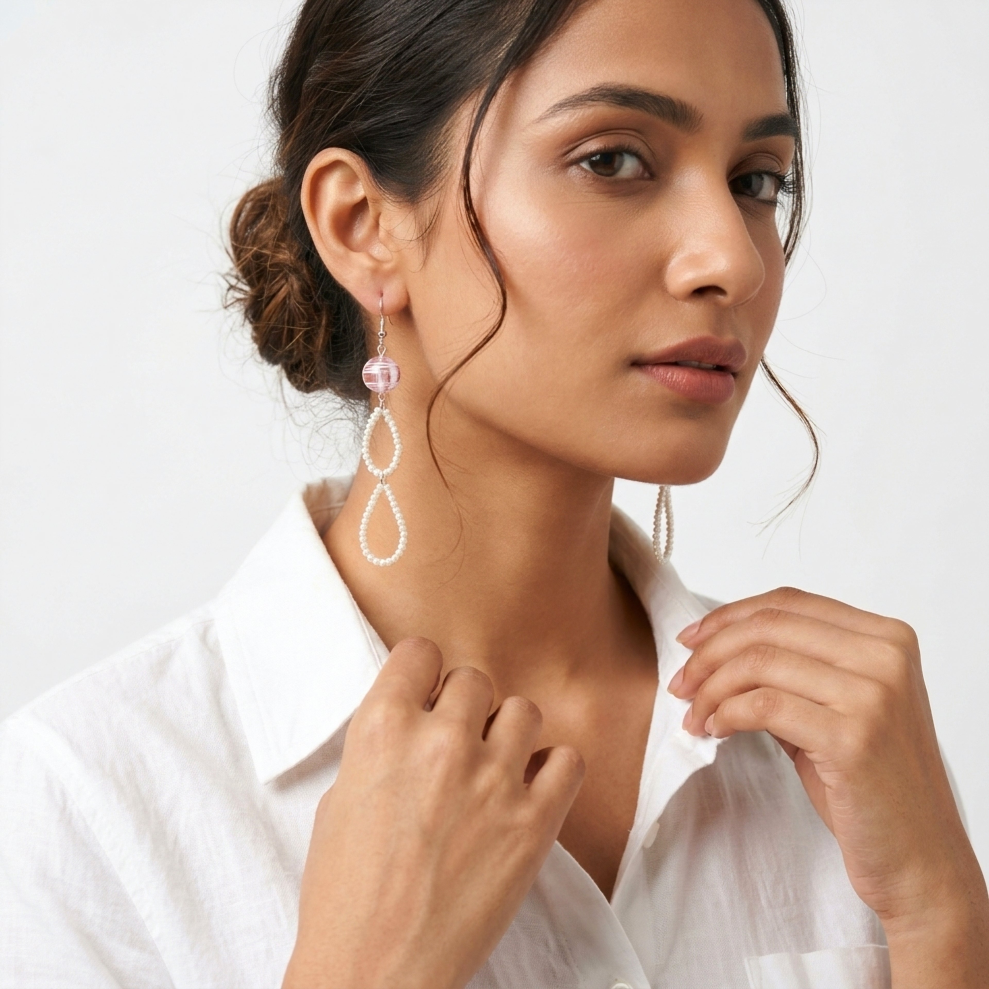 Pink scribble and pearl beaded earrings ✨