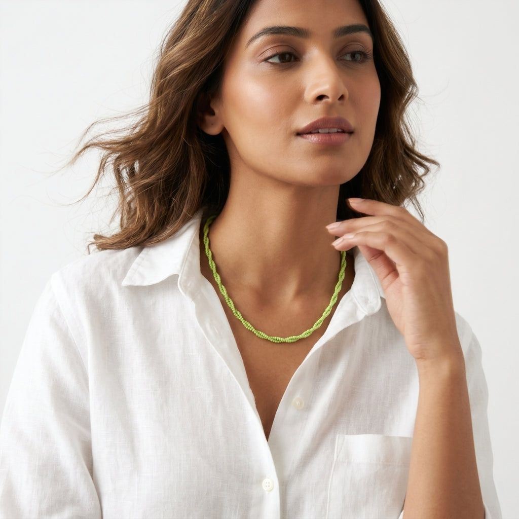 Twisted green beaded necklace ✨